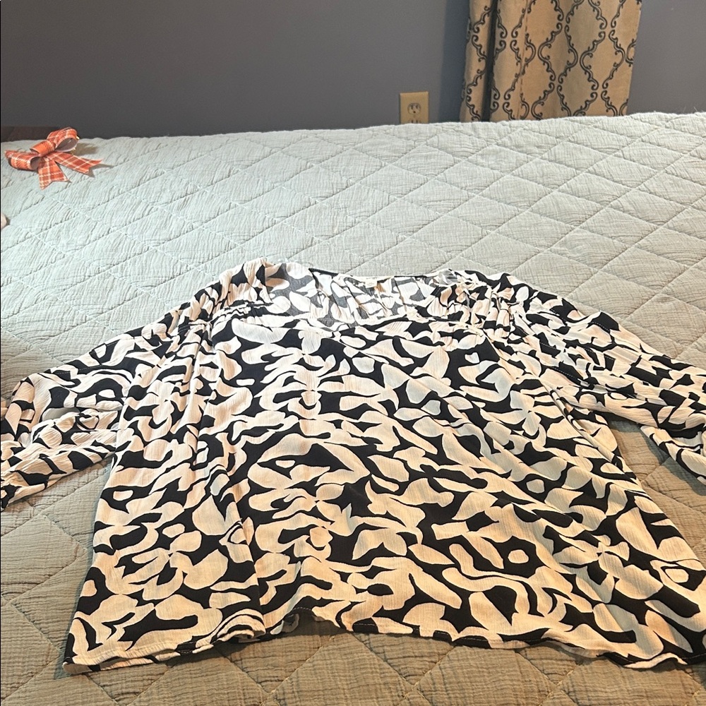 Stylish Black and White Women's Top